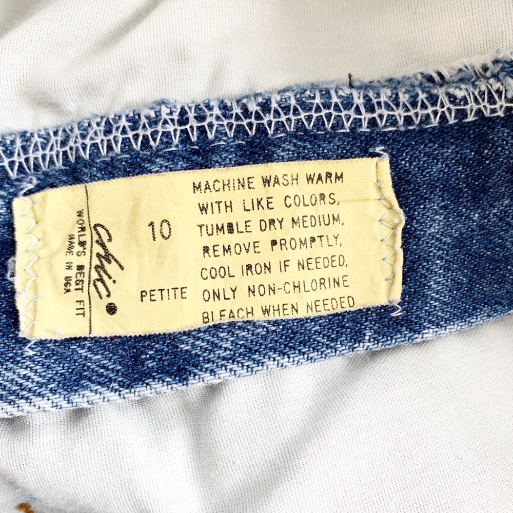 80-90’s Vintage Chic High Rise Acid Wash Mom Jeans - Picture 6 of 6